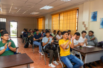 La actividad tuvo como finalidad ofrecer un aporte que contribuyera al bienestar de los estudiantes en esta época del año, reconociendo el esfuerzo que realizan para avanzar en su formación académica. La actividad tuvo como finalidad ofrecer un aporte que contribuyera al bienestar de los estudiantes en esta época del año, reconociendo el esfuerzo que realizan para avanzar en su formación académica.