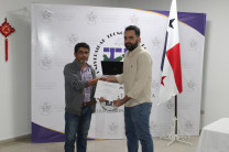 Entrega de certificados expositor.