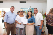 Entrega de certificado de participación.