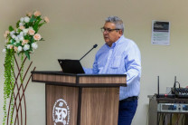 Mgtr. Adriano Martínez, Director del Centro.