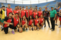 Equipo de Coclé junto a las Autoridades 