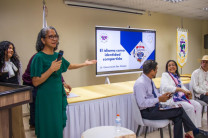 La tertulia literaria se desarrolló bajo la coordinación de la profesora Edith Quijano.