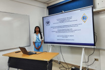 Estudiante Lourdes Ojo Lorenzo durante su sustentación 
