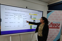 Estudiante Rosymar Calles durante la sustentación. Estudiante Rosymar Calles durante la sustentación.