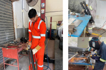 Estudiantes desarrollando proyecto 