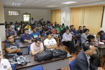 Nutrida participación de estudiantes y docentes del Centro Regional de Veraguas durante las presentaciones de las conferencias.