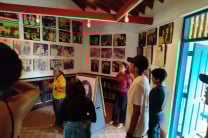 Estudiantes en el Museo Hermanos Arias-Madrid.