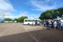 Estudiantes iniciando el recorrido