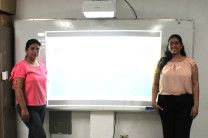 Estudiante Adriana Solanilla Corrales junto a Mgtr. Elisleila González, asesora.
