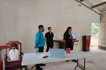 Estudiantes Tomás Vergara, Oscar Abella y Jennifer Gómez.