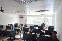 Estudiantes en el taller.