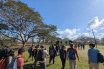 Estudiantes durante visita al Parque Arqueológico El Caño.