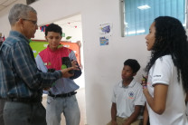 Visita de estudiantes a las oficinas 