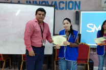 Estudiantes voluntarios de la utp