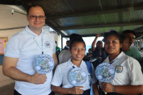 Estudiantes del Colegio Secundario de Guabito. Estudiantes del Colegio Secundario de Guabito.