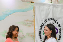 Estudiante Mariana España de la FIM visita a la Rectora Ángela Laguna Caicedo. Estudiante Mariana España de la FIM visita a la Rectora Ángela Laguna Caicedo.