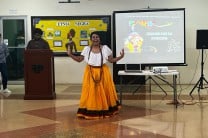 Estudiante del Centro Regional de Panamá Oeste, participa de la actividad con el recital La Cumbia Caliente.