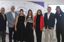 Expositores junto a profesores asesores. Expositores junto a profesores asesores.