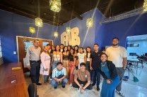 Estudiantes en el Laboratorio de Fablab. Estudiantes en el Laboratorio de Fablab.
