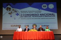 El rector, Dr. Aizpurúa, junto a autoridades de la FCyT, e invitados especiales.