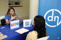 Feria de empleo en el lobby del Edificio 3. 