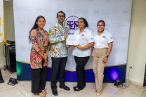 Representantes de la Embajada de Indonesia.