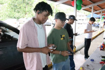 Estudiantes participando de las actividades recreativas.