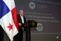 El rector de la UTP, Dr. Omar Aizpurúa, participó de este evento.