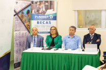 Mesa evaluadora FIDBAN de España, en conjunto con la Oficina de Metas y de la Dirección de Gestión y Transferencia del Conocimiento y la Fundación FUNIBER evaluaron los proyectos.