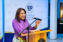 La Dra. Ángela Laguna Caicedo, Rectora de la UTP.