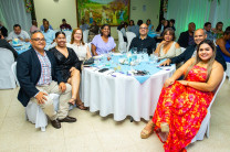Administrativos y docentes de la FIE también se dieron cita al evento.
