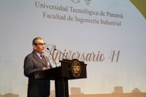 Rector de la UTP, Ing. Héctor Montemayor.
