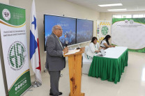 El Decano de la FISC, Dr. Armando Jipsion.