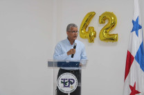 Ing. Efraín Conte da la bienvenida a la Jornada de Conferencias en Conmemoración al 42 Aniversario de la FISC