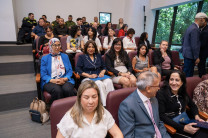 La Dra. Laguna en compañía de la Mgtr. Karla Arosemena.