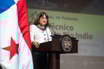 La Dra. Ángela Laguna, Rectora de la UTP.