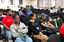 Estudiantes de la FISC festejan el aniversario de su facultad.