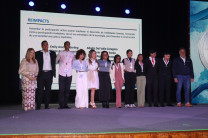 Entrega de la medalla de la sexta edición del Laboratorio Latinoamericano de Acción Ciudadana (LLAC).