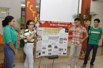 Estudiantes de la Facultad presentan proyectos.