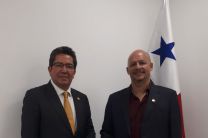 Doctorando José Rolando Serracín, junto al Dr. Héctor Montes, Director de la Tesis Doctoral.