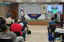 Estudiantes exponen sus practica de servicio Social Universitario.
