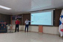 Los estudiantes Javier Batista y Jorge Fadul sustentaron su tesis de pregrado, la cual fue asesorada por la Dra. Nacarí Marín Calvo. 