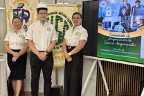 Dra. Lineth Alaín de Meier, directora del Centro Regional, participan en la imposición de Casco.