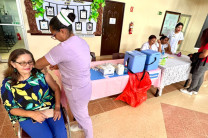 Jornada de Vacunación a personal del Centro Regional de Panamá Oeste. 