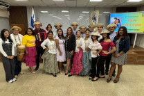 Estudiantes del Conjunto Típico del centro Regional.