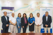 Foto oficial de la reunión.