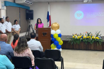 Dra. Lineth Alaín de Meier, Directora del Centro Regional, agradece a los estudiantes por este gran proyecto. 