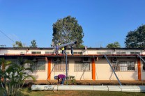 Remoción e instalación del techo del Edificio en el Centro Regional de Panamá Oeste.