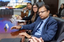 Dr. Suvranu De – FSU El decano de la Facultad de Ingeniería - FSU, Dr. Suvranu De dijo lo importante que son los proyectos de ingeniería en ambas instituciones.