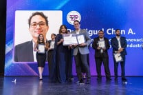 Entrega al investigador con Mayor Contribución en Publicaciones Científicas: Dr. Miguel Chen.